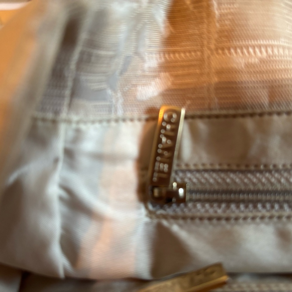 Authentic Chanel New Travel Line MM Tote Bag in Classic Beige - Picture 8 of 16